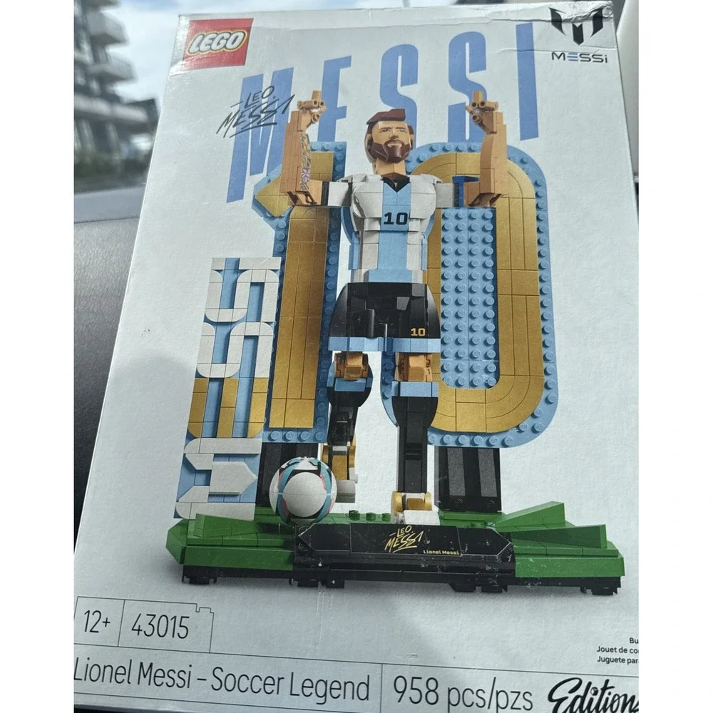 LEGO Editions Lionel Messi - Soccer Legend 43015 World Cup Argentina